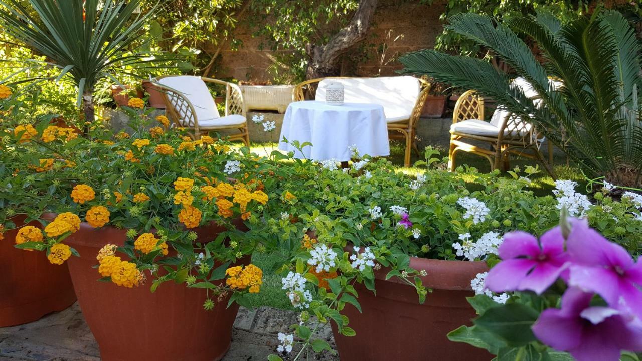 ドームス・デ・マリーア Il Girasole Bed & Breakfast エクステリア 写真